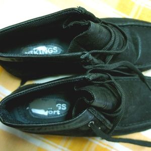 NWOT Men's Vikings Black Casual Mid Shoes sz 9.5